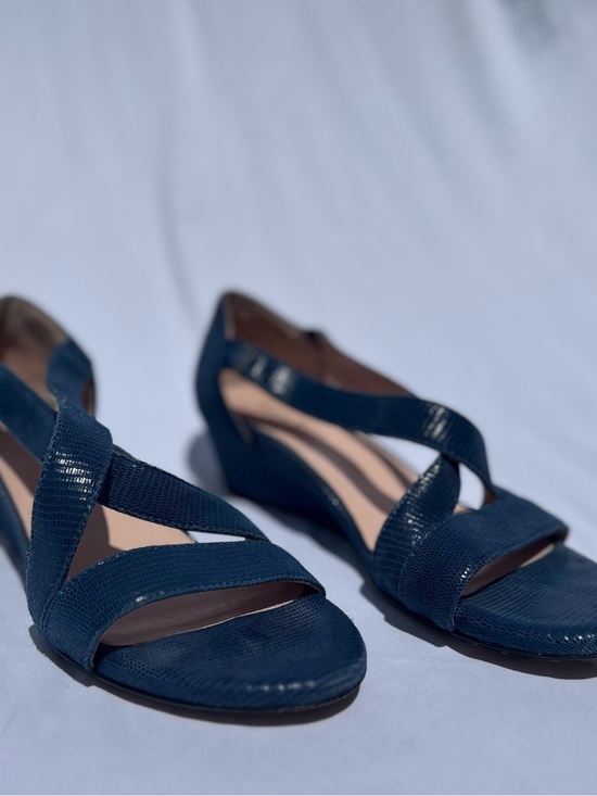 Taryn Rose Shoes - Taryn Rose Women’s Navy Blue Crisscross Wedge Sandals size 9 1/2